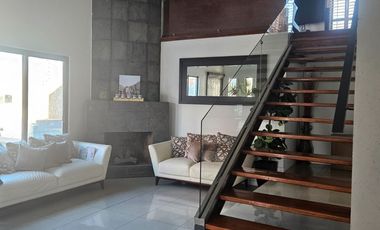 HERMOSA RESIDENCIA EN VENTA, AREA CAMPOS ELISEOS, CON ALBERCA
