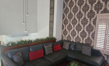 HERMOSA RESIDENCIA EN VENTA, AREA CAMPOS ELISEOS, CON ALBERCA