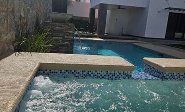 HERMOSA RESIDENCIA EN VENTA, AREA CAMPOS ELISEOS, CON ALBERCA