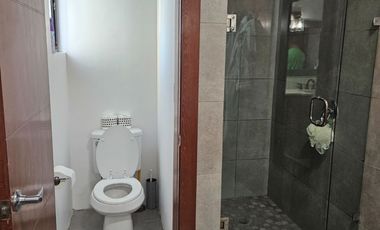 HERMOSA RESIDENCIA EN VENTA, AREA CAMPOS ELISEOS, CON ALBERCA