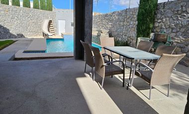 HERMOSA RESIDENCIA EN VENTA, AREA CAMPOS ELISEOS, CON ALBERCA