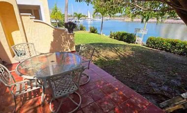 Villa de 3 niveles en Renta en Isla Mazatlán, Club de Yates