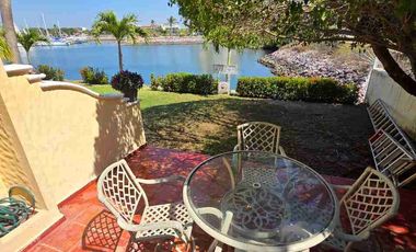 Villa de 3 niveles en Renta en Isla Mazatlán, Club de Yates