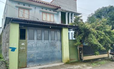Rumah Besar 2 Lantai di Sekar Kemuning