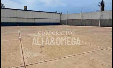 BODEGA Y PATIO EN RENTA