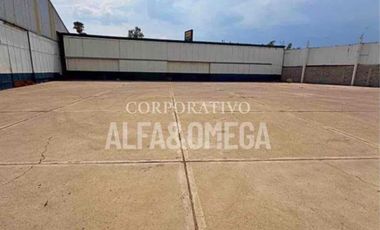 BODEGA Y PATIO EN RENTA