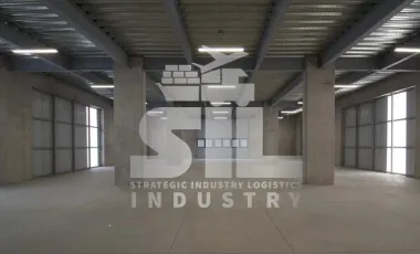 Renta de Bodega Industrial en Lomas