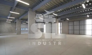 Renta de Bodega Industrial en Lomas