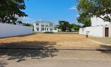 Venta Terreno al lago en Lagos del Batán - Plaza Lagos - Lote - T188
