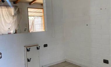 Se vende casa de 3 pisos en Villa Viña Santa Blanca, Rancagua Region de O’Higgins.