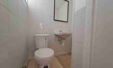 Excelente casa actualizada en pasaje cerrado 3D2B+Servicios+ Escritorio, amplios espacios, jardín formado. Luis Thayer Ojeda/Diego de Almagro