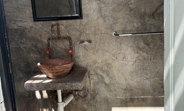 CASA AMPLIA EN VENTA REMODELADA