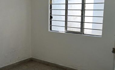 CASA AMPLIA EN VENTA REMODELADA