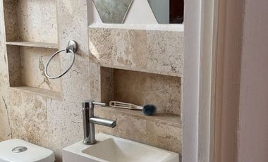 CASA AMPLIA EN VENTA REMODELADA