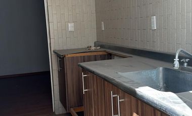 CASA AMPLIA EN VENTA REMODELADA