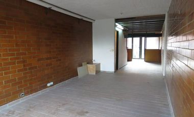 VENDO BODEGA EN SIBERIA