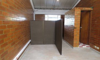 VENDO BODEGA EN SIBERIA