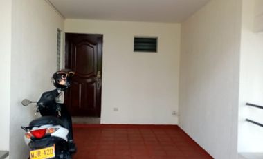 Casa dúplex en Renta con muy buena ubicación en La Elvira