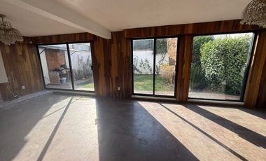 Echegaray: Casa con jardín