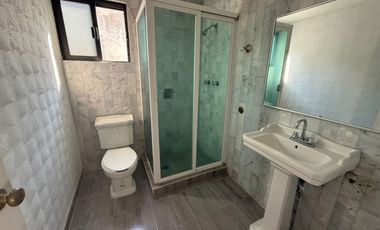 Echegaray: Casa con jardín