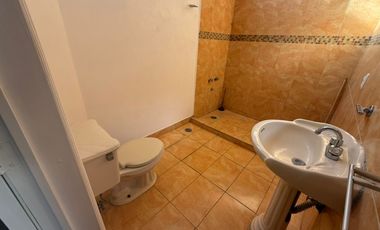 Echegaray: Casa con jardín