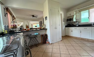 CASA EN VENTA EN FRACCIONAMIENTO LOMAS DE COCOYOC MORELOS