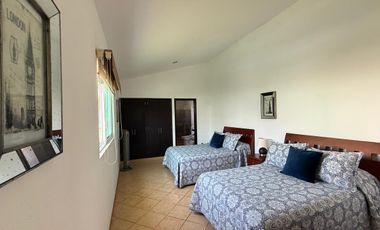 CASA EN VENTA EN FRACCIONAMIENTO LOMAS DE COCOYOC MORELOS