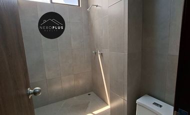 En Machala Linda Casa de Venta en Urb. Privada con una ubicación estratégica cerca a la Gran Piazza, Colegios, etc