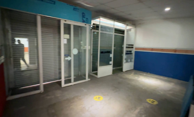 BODEGA EN VENTA EN TOLUCA, CON 4 LOCALES COMERCIALES SOBRE CALLE PRINCIPAL