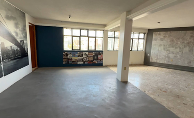 BODEGA EN VENTA EN TOLUCA, CON 4 LOCALES COMERCIALES SOBRE CALLE PRINCIPAL