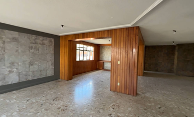 BODEGA EN VENTA EN TOLUCA, CON 4 LOCALES COMERCIALES SOBRE CALLE PRINCIPAL