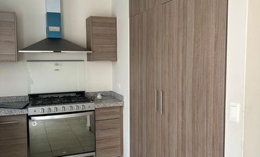 CASA SEMINUEVA EN RENTA EN PUERTA VERONA, ZONA SONTERRA, PRIVADA CON AMENIDADES