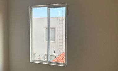 CASA SEMINUEVA EN RENTA EN PUERTA VERONA, ZONA SONTERRA, PRIVADA CON AMENIDADES