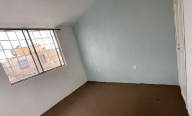 CASA EN FRANCISCO I MADERO, LERMA, EDOMEX. REMATE ADJUDICADO