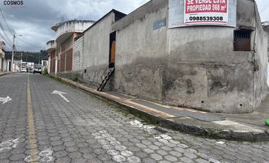 Venta de casa con galpón y terreno en Otavalo, 568 m2