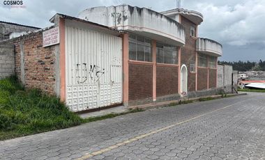 Venta de casa con galpón y terreno en Otavalo, 568 m2