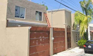 Hermosa Casa en Venta en Jardines de Casa Blanca | San Nicolás de los Garza