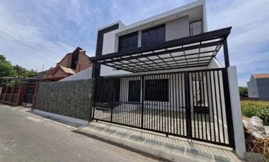 RUMAH MEWAH 4+1 KT DI KATANG KEDIRI, DEKAT PUSAT KULINER