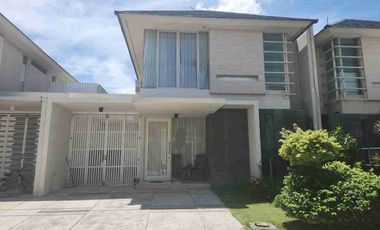 Rumah disewakan di Pakuwon Indah, Kawasan Superblock Pakuwon, Babatan, Wiyung, Surabaya, Jawa Timur