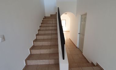 Casa en renta en Villa California, ubicada en esquina