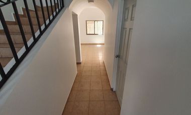 Casa en renta en Villa California, ubicada en esquina