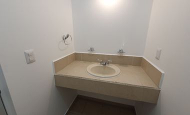 Casa en renta en Villa California, ubicada en esquina