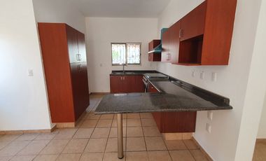 Casa en renta en Villa California, ubicada en esquina