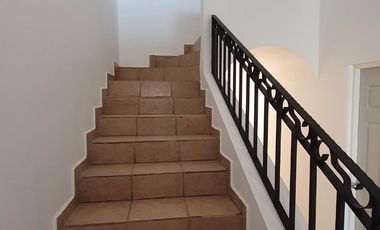 Casa en renta en Villa California, ubicada en esquina