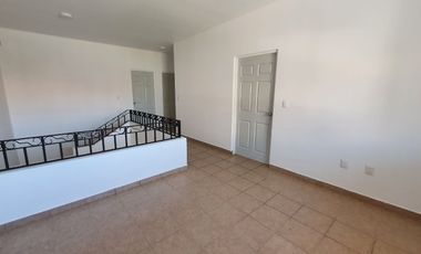 Casa en renta en Villa California, ubicada en esquina