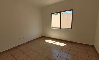 Casa en renta en Villa California, ubicada en esquina