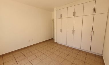 Casa en renta en Villa California, ubicada en esquina