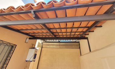 Casa en renta en Villa California, ubicada en esquina