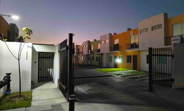 CASA NUEVA EN ARRENDAMIENTO CON 3 REC Y 3WC A UNA CUADRA DE PARQUE DENTRO DE LA  CIUDAD GANALA !!