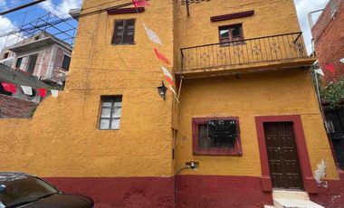 Gran oportunidad de inversión para remodelar casa en Centro de San Miguel de Allende, calle atascadero y Aparicio.